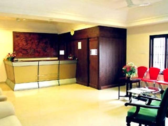 Issacs Regency Hotel Sultan Bathery Exterior photo