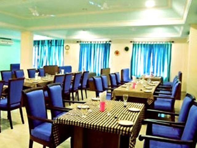 Issacs Regency Hotel Sultan Bathery Exterior photo